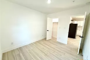 2204 W San Antonio St, New Braunfels, TX 78130 - Photo 12