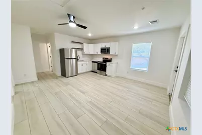2204 W San Antonio Street #5, New Braunfels, TX 78130 - Photo 6