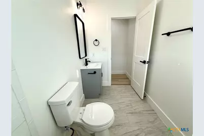 2204 W San Antonio Street #5, New Braunfels, TX 78130 - Photo 8