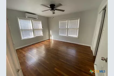 111 N Cedar Avenue, Luling, TX 78648 - Photo 10