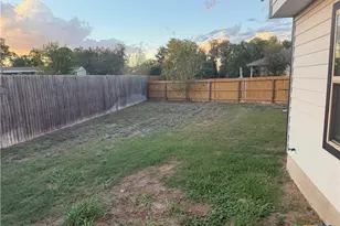 2572 Smokey Cv, Seguin, TX 78155 - Photo 10