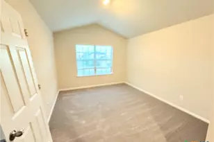 2572 Smokey Cv, Seguin, TX 78155 - Photo 8