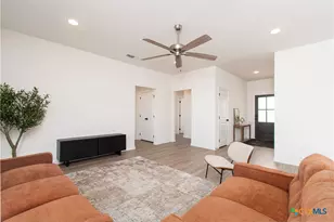 569 Bella Rose Dr, Belton, TX 76513 - Photo 6