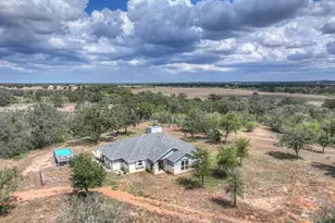 2354 Fm 2438, Seguin, TX 78155 - Photo 40