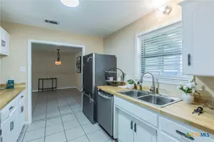 400 Bridge St, Gatesville, TX 76528 - Photo 6