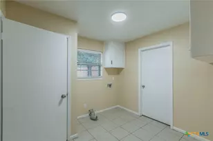 400 Bridge St, Gatesville, TX 76528 - Photo 18