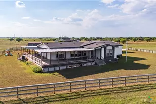 193 Shady Holw Rd, Victoria, TX 77904 - Photo 4