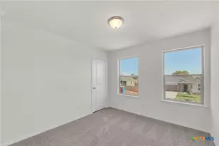 703 Ryan St, Belton, TX 76513 - Photo 32