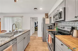 2011 Valley Oaks Dr, Harker Heights, TX 76548 - Photo 4