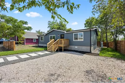 404 E Pecan Street, Taylor, TX 76574 - Photo 2