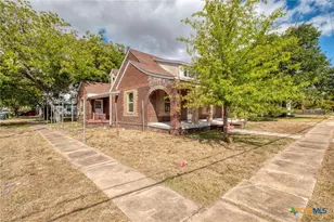 116 S Cypress Ave, Luling, TX 78648 - Photo 2