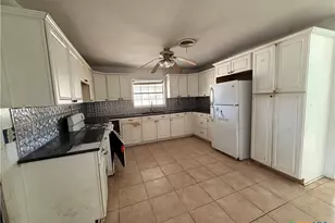 218 Graham Rd, Kenedy, TX 78119 - Photo 10