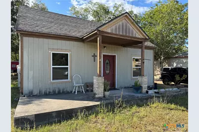 414 S Esplanade Street, Cuero, TX 77954 - Photo 2
