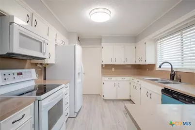 503 Sherwood Drive, Victoria, TX 77901 - Photo 6