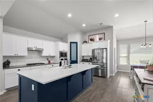 209 Flint Rock Ct, Victoria, TX 77904 - Photo 4