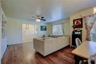 310 Stoneham Cir, Seguin, TX 78155 - Photo 6