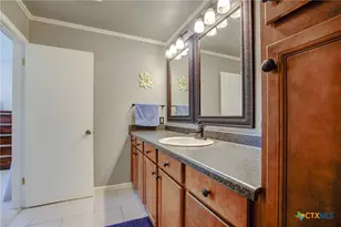 310 Stoneham Cir, Seguin, TX 78155 - Photo 32