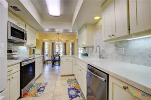 310 Stoneham Cir, Seguin, TX 78155 - Photo 18