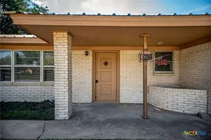 68 Milam St, Point Comfort, TX 77978 - Photo 2