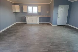 410 Guadalupe River Dr, Tivoli, TX 77990 - Photo 12