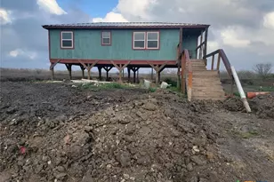 410 Guadalupe River Dr, Tivoli, TX 77990 - Photo 16