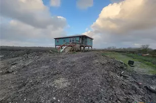 410 Guadalupe River Dr, Tivoli, TX 77990 - Photo 14