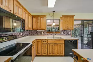 611 Mountain Crest Dr, Wimberley, TX 78676 - Photo 8