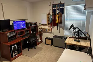 302 N Richland Dr, Lockhart, TX 78644 - Photo 14