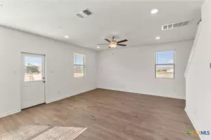 109 Green Berets Bnd, Jarrell, TX 76537 - Photo 8