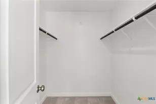 109 Green Berets Bnd, Jarrell, TX 76537 - Photo 16