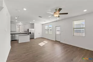 109 Green Berets Bnd, Jarrell, TX 76537 - Photo 6