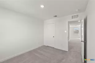 109 Green Berets Bnd, Jarrell, TX 76537 - Photo 18