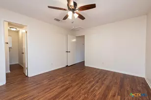 319 E Bowie St, Luling, TX 78648 - Photo 8