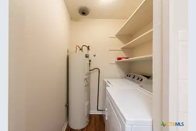 319 E Bowie Street, Luling, TX 78648 - Photo 6