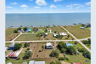 488 Alamo Beach Avenue, Port Lavaca, TX 77979 - Photo 2