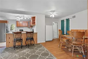 488 Alamo Beach Ave, Port Lavaca, TX 77979 - Photo 10