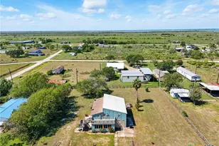 488 Alamo Beach Ave, Port Lavaca, TX 77979 - Photo 4
