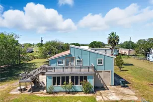 488 Alamo Beach Ave, Port Lavaca, TX 77979 - Photo 1
