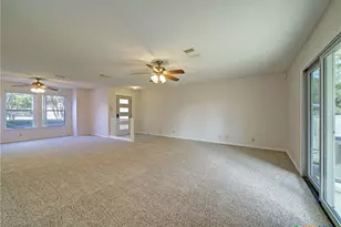 8414 Park Olympia, Universal City, TX 78148 - Photo 6