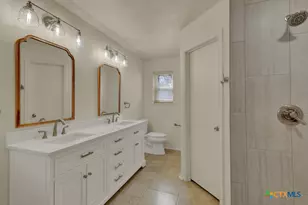 1260 Flaming Oak Dr, New Braunfels, TX 78132 - Photo 20