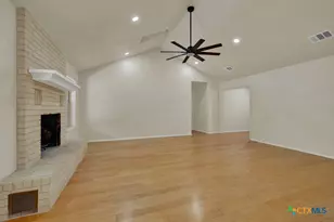 1260 Flaming Oak Dr, New Braunfels, TX 78132 - Photo 10