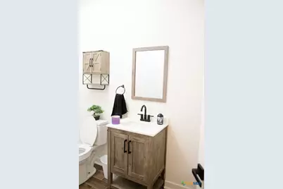 221 E Hamilton Avenue, Rockdale, TX 76567 - Photo 22