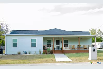 221 E Hamilton Avenue, Rockdale, TX 76567 - Photo 2