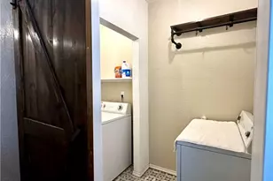 221 E Hamilton Ave, Rockdale, TX 76567 - Photo 24