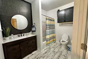 221 E Hamilton Ave, Rockdale, TX 76567 - Photo 14