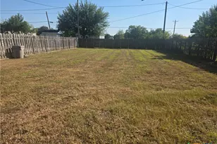 809 W St Louis Ave, Seadrift, TX 77983 - Photo 16