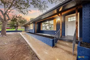 1305 W 1st St, Lampasas, TX 76550 - Photo 2