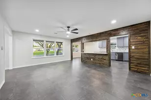 1305 W 1st St, Lampasas, TX 76550 - Photo 6