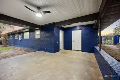 1305 W 1st Street, Lampasas, TX 76550 - Photo 32