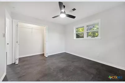 1305 W 1st Street, Lampasas, TX 76550 - Photo 22